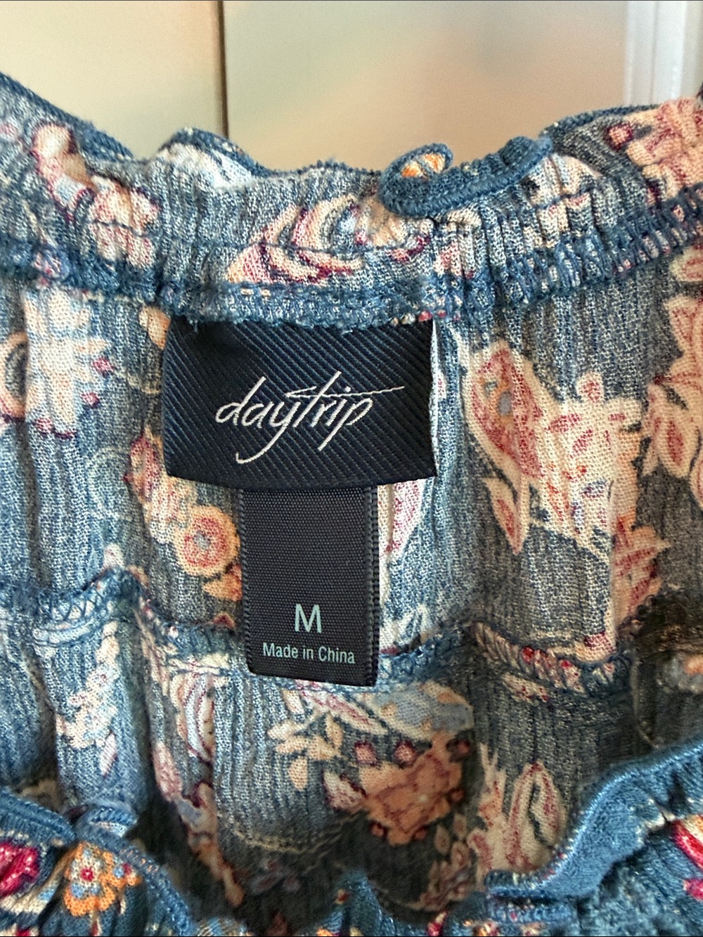 Daytrip Blue Paisley Flutter Sleeve Tunic - Picture 2 of 4